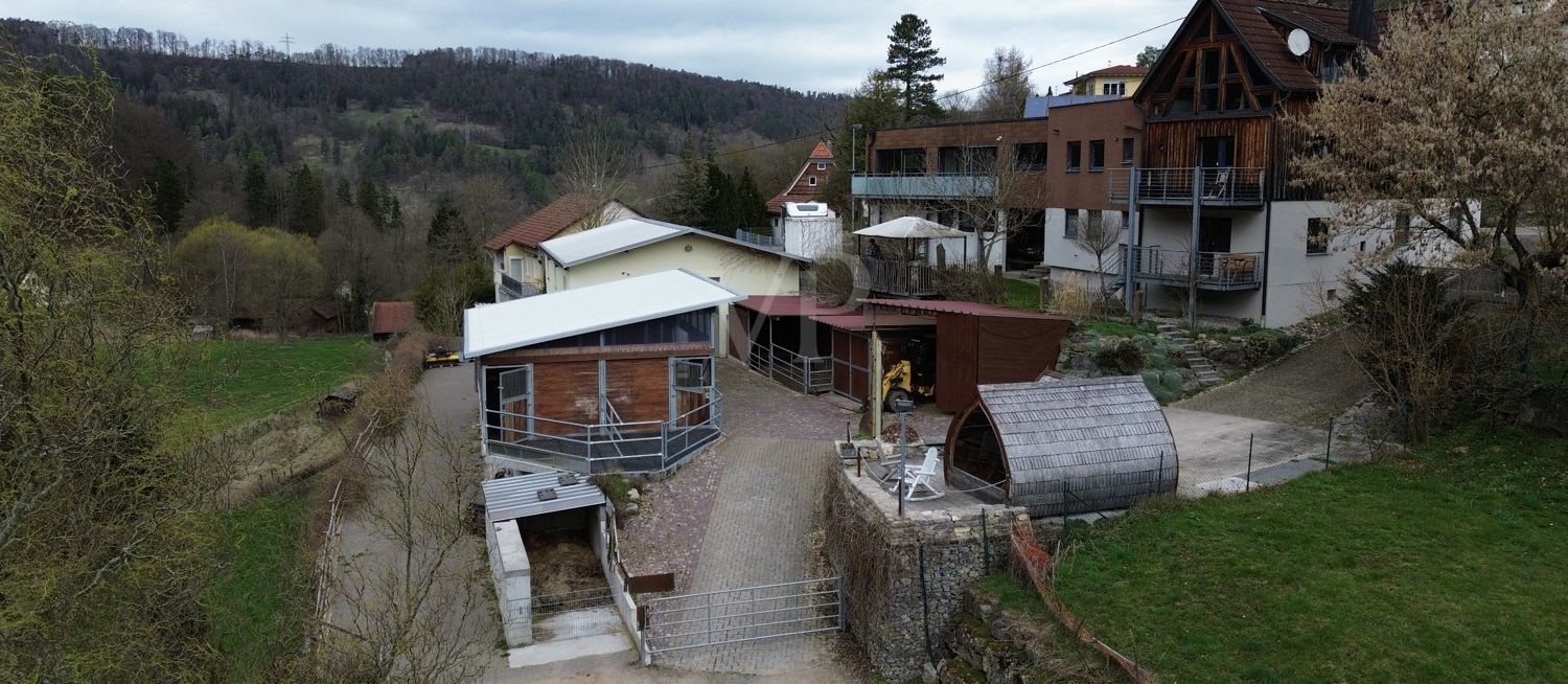 Modernes Anwesen mit Reitanlage und 3,8 ha Pachtfläche
