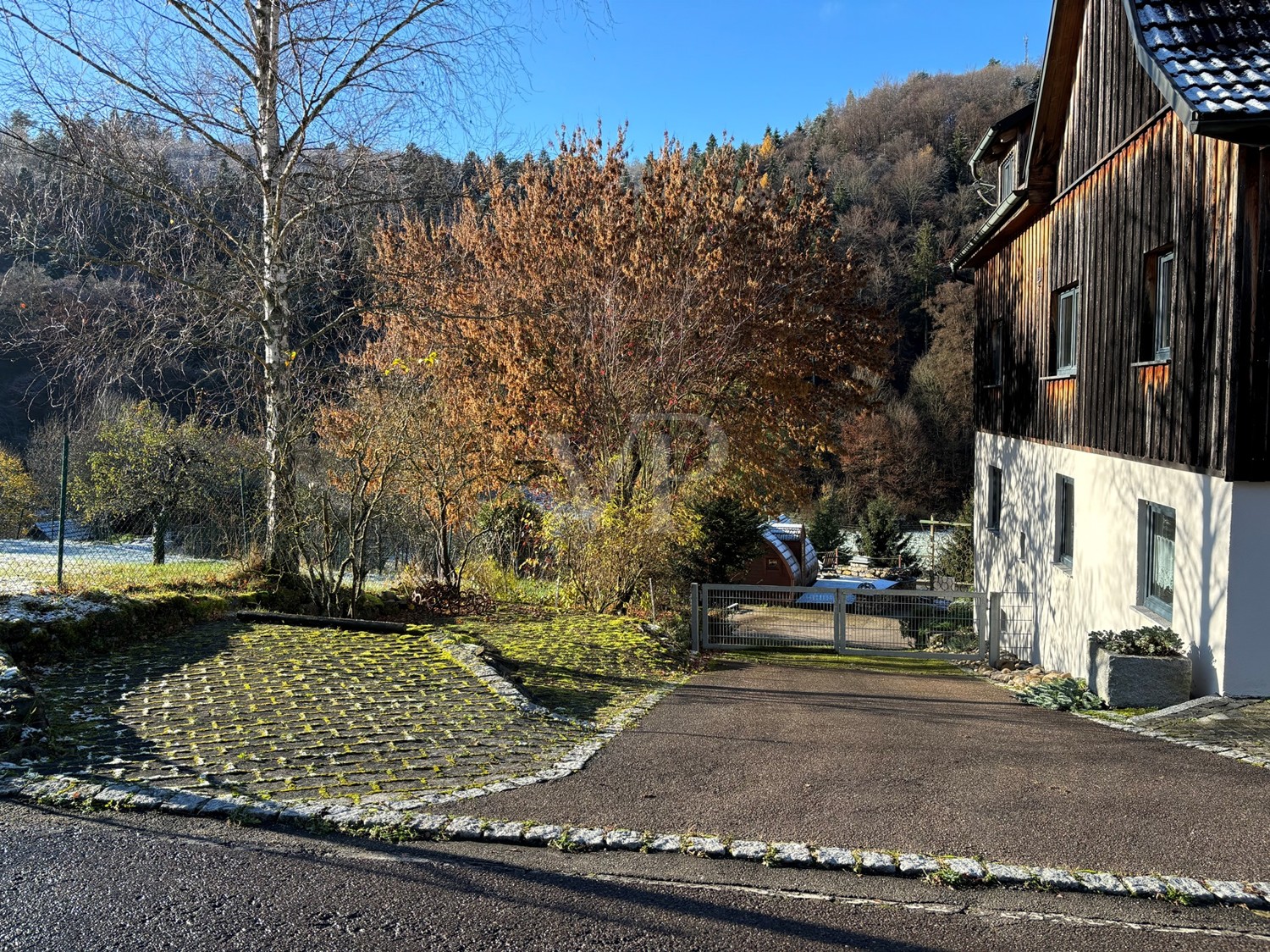 Modernes Anwesen mit Reitanlage und 3,8 ha Pachtfläche