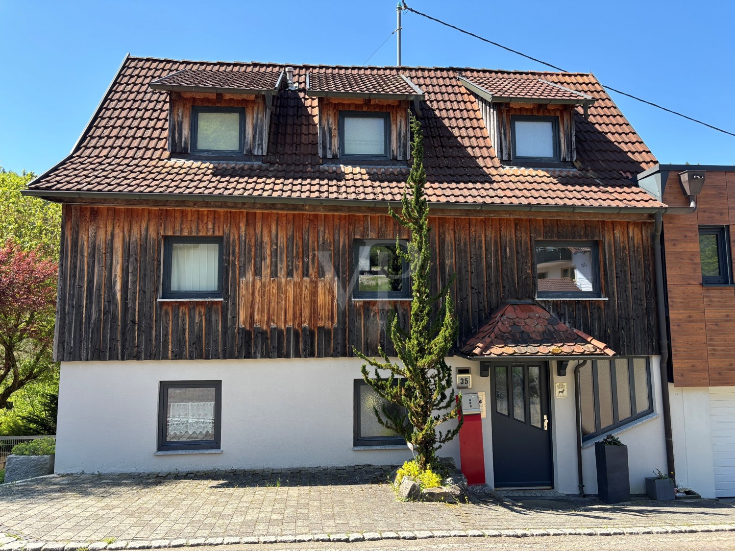 Modernes Anwesen mit Reitanlage und 3,8 ha Pachtfläche