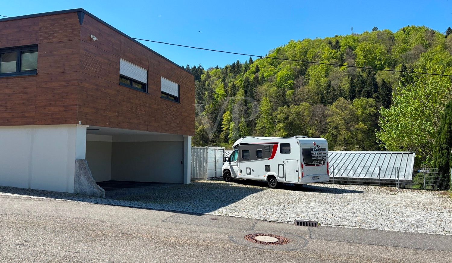 Modernes Anwesen mit Reitanlage und 3,8 ha Pachtfläche