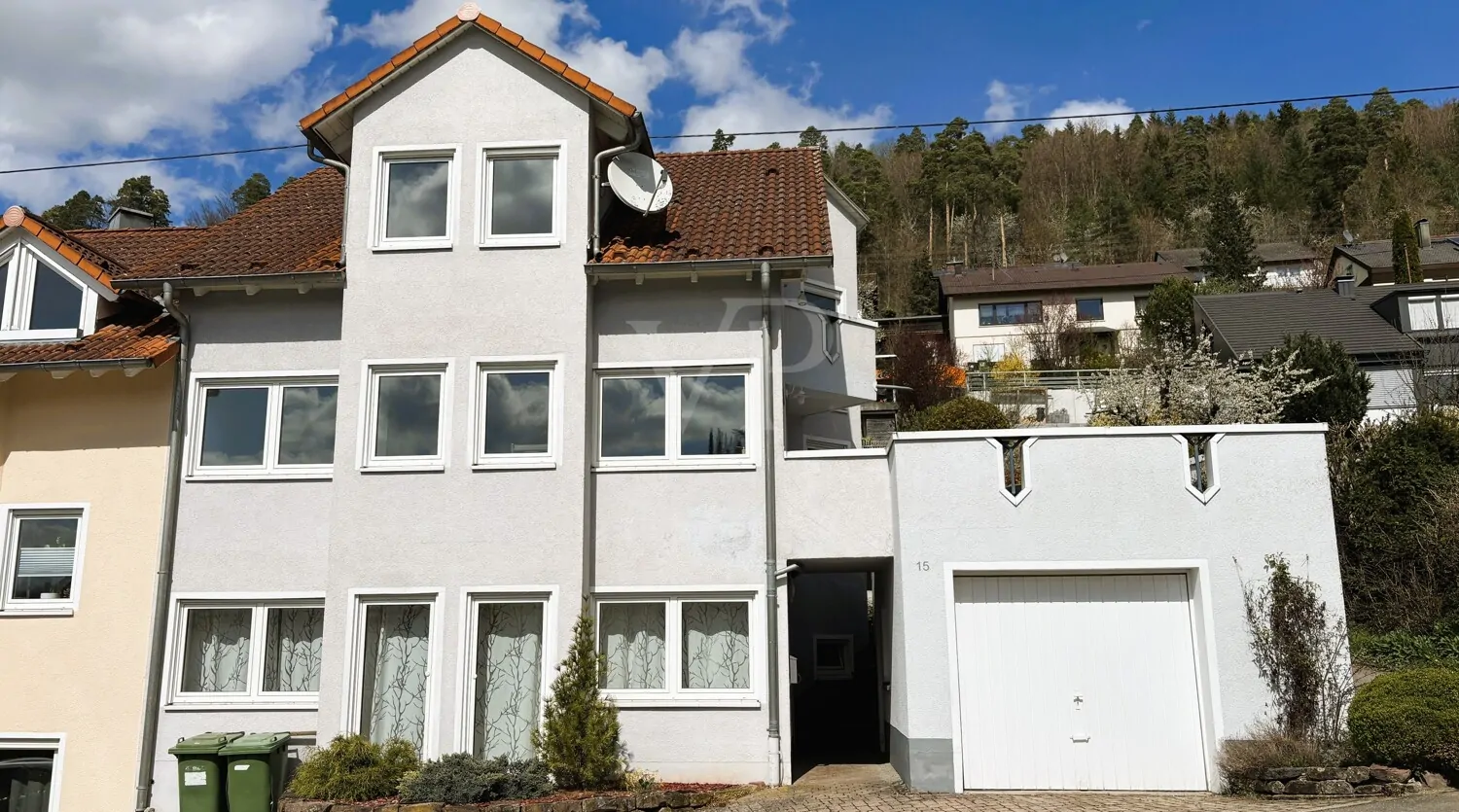 Doppelhaushälfte mit Einliegerwohnung, Garage und Dachterrasse