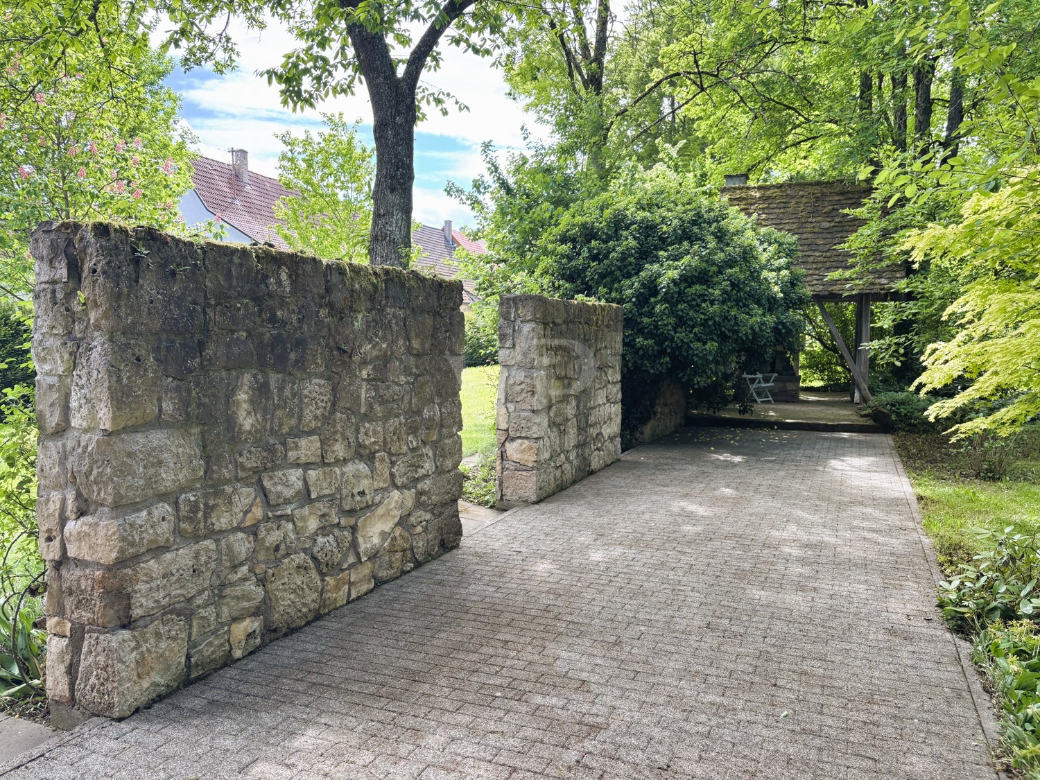 Villa mit Park in ländlicher Umgebung