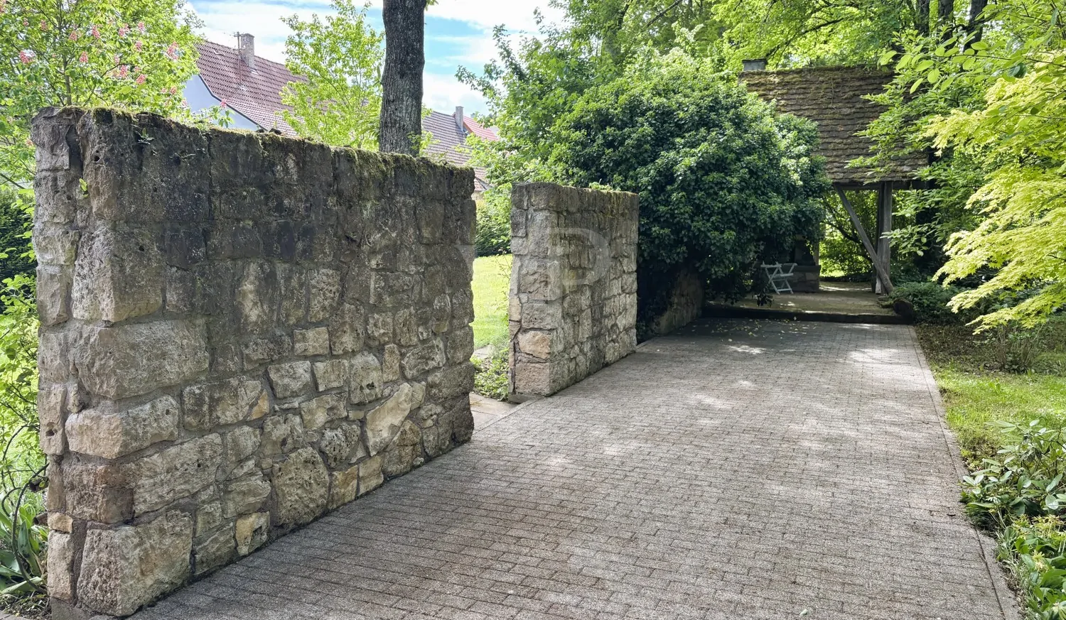 Villa mit Park in ländlicher Umgebung