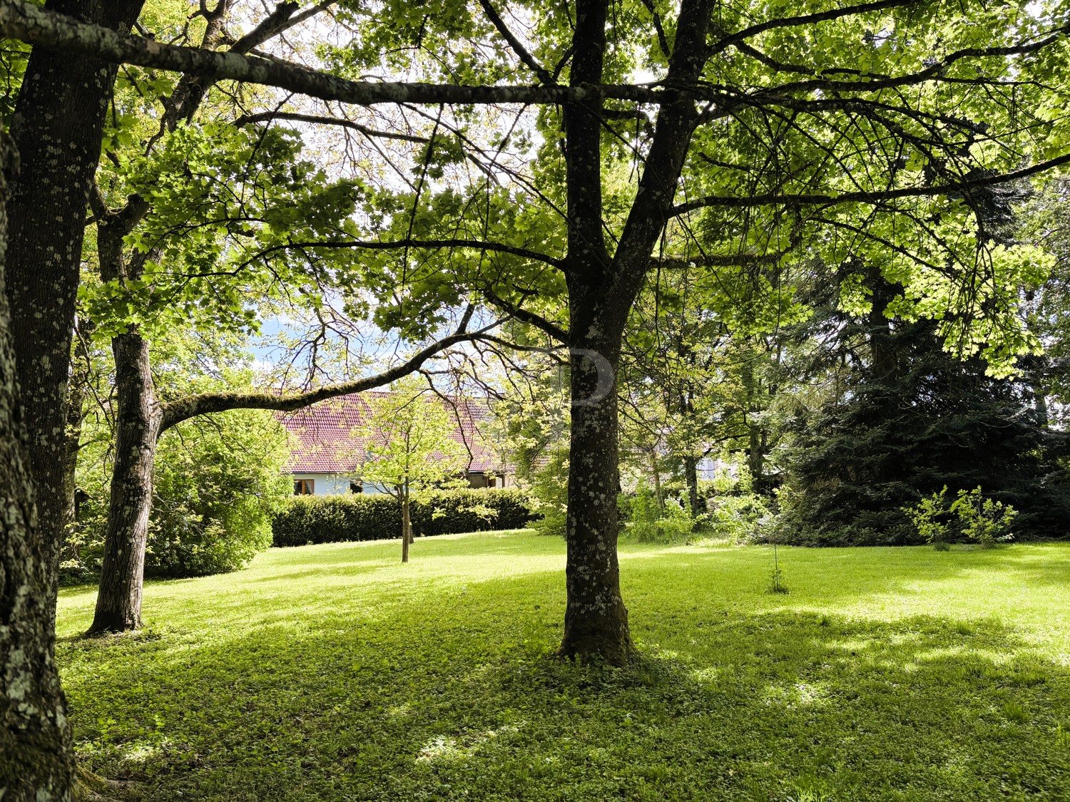 Villa mit Park in ländlicher Umgebung