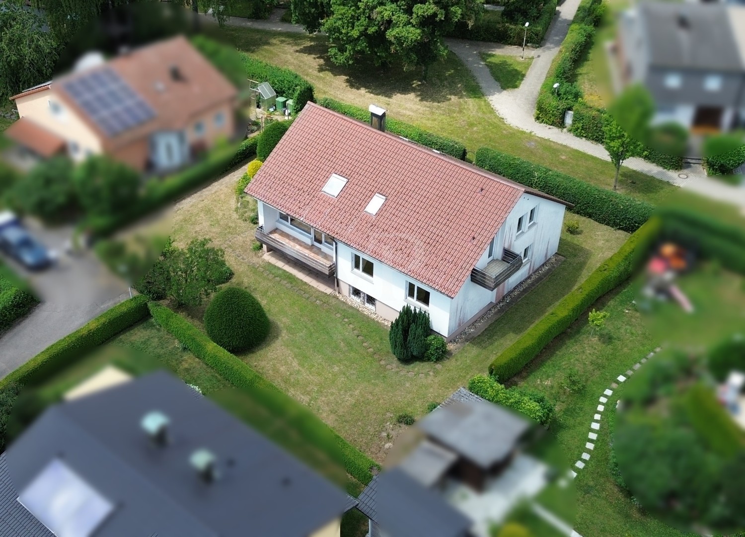 1-2 Familienhaus in begehrter Lage