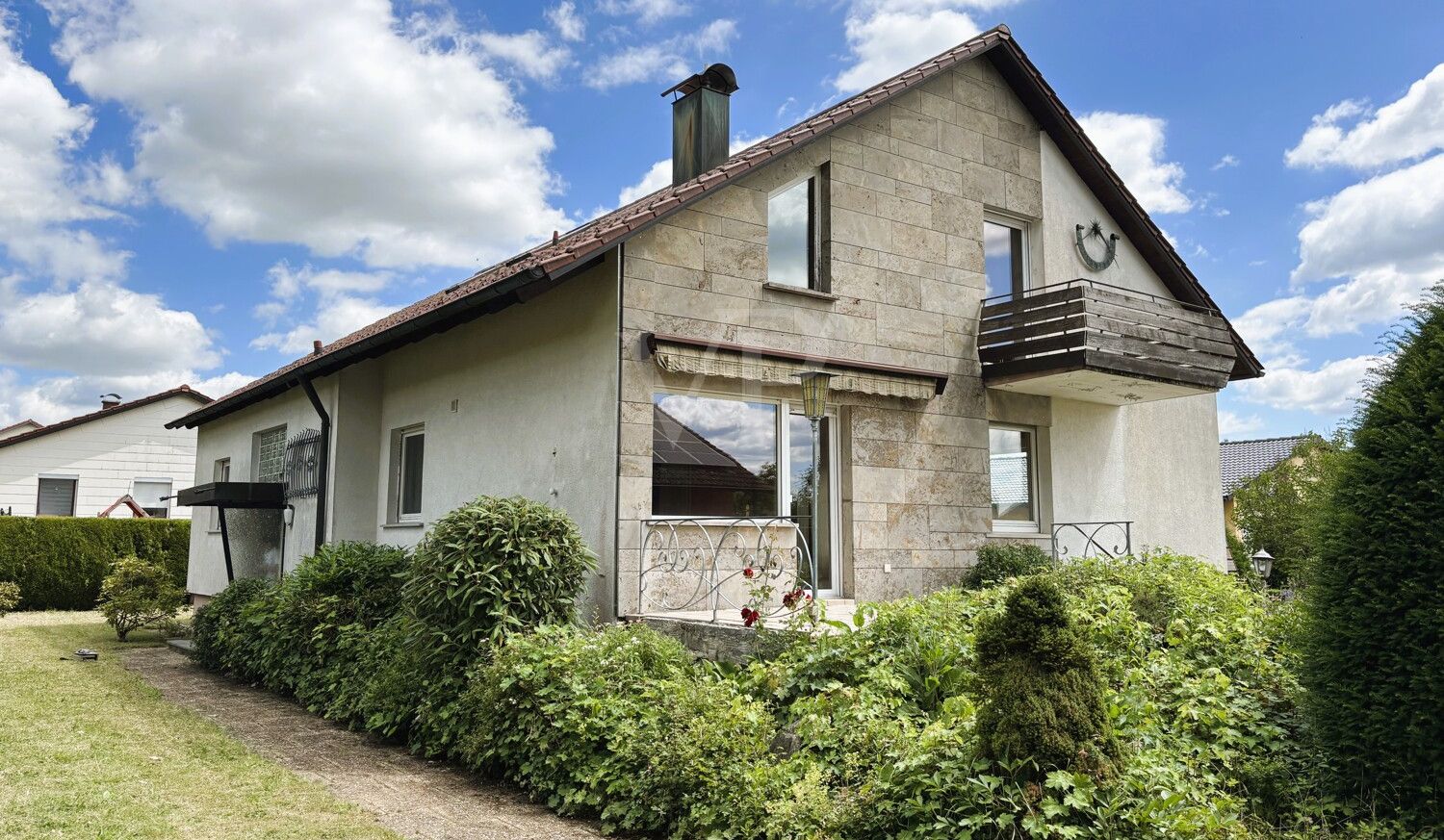 1-2 Familienhaus in begehrter Lage