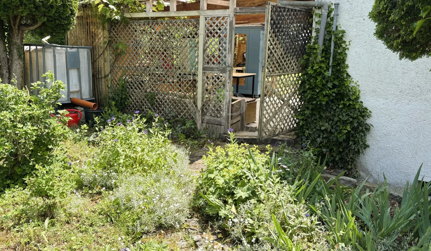 Ruhiges Zuhause mit Kaminofen und Terrasse in Naturnähe