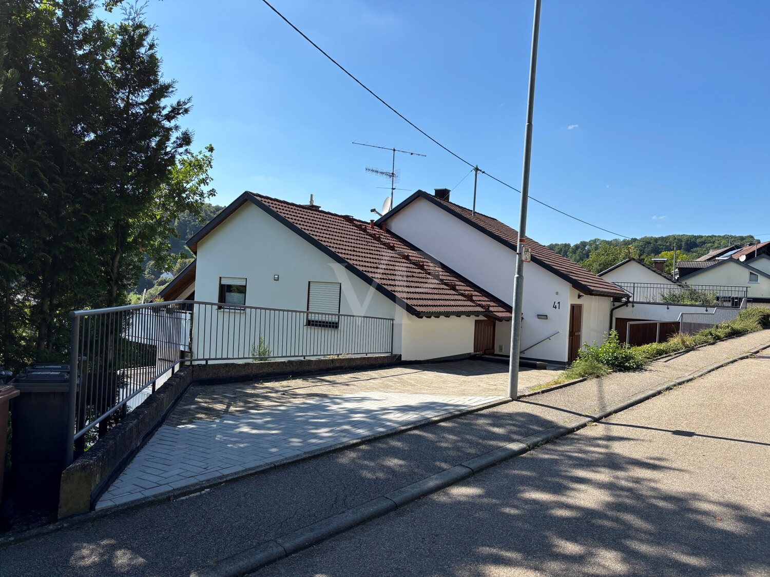 Zufahrt (2)