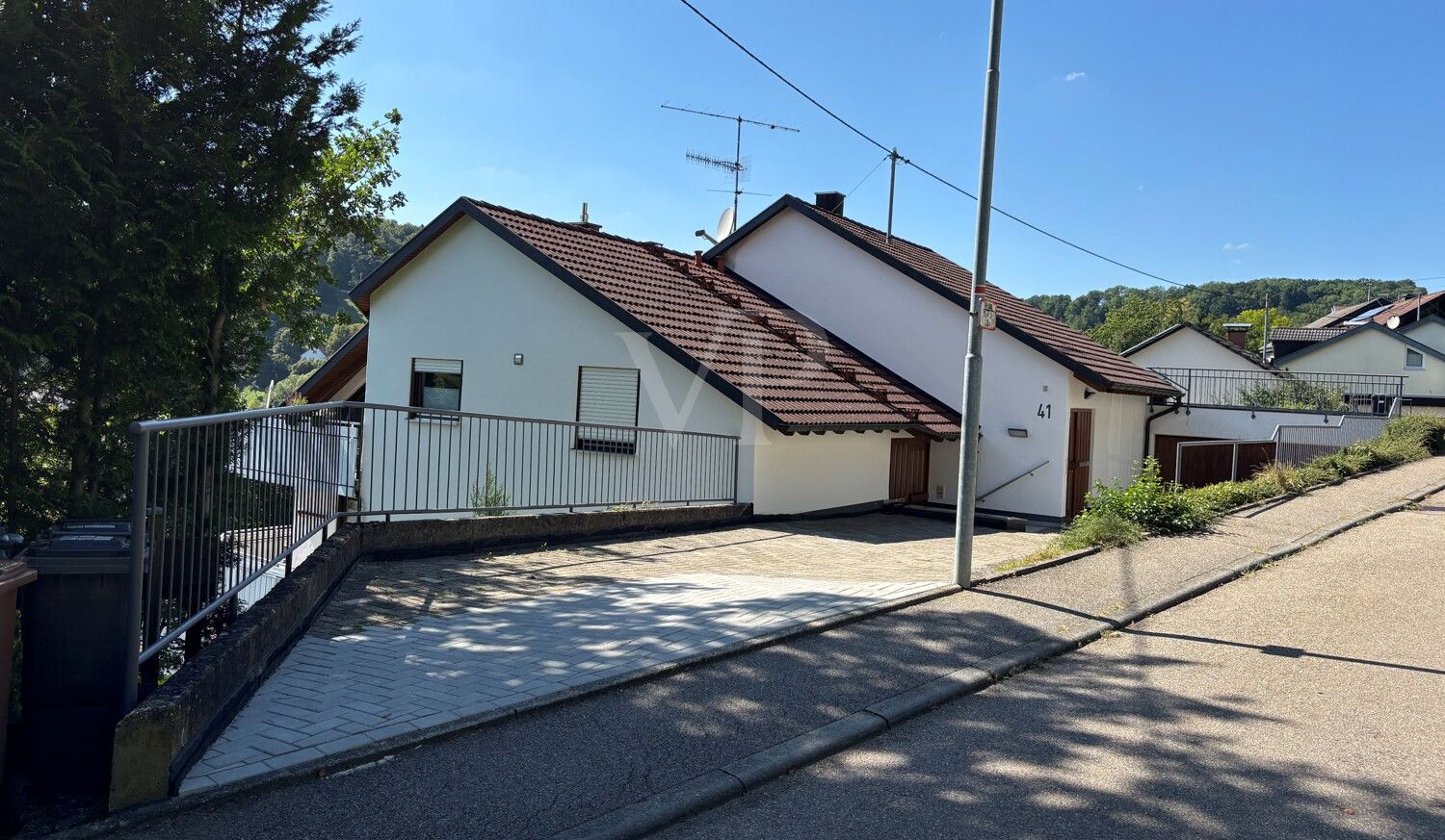 Zufahrt (2)