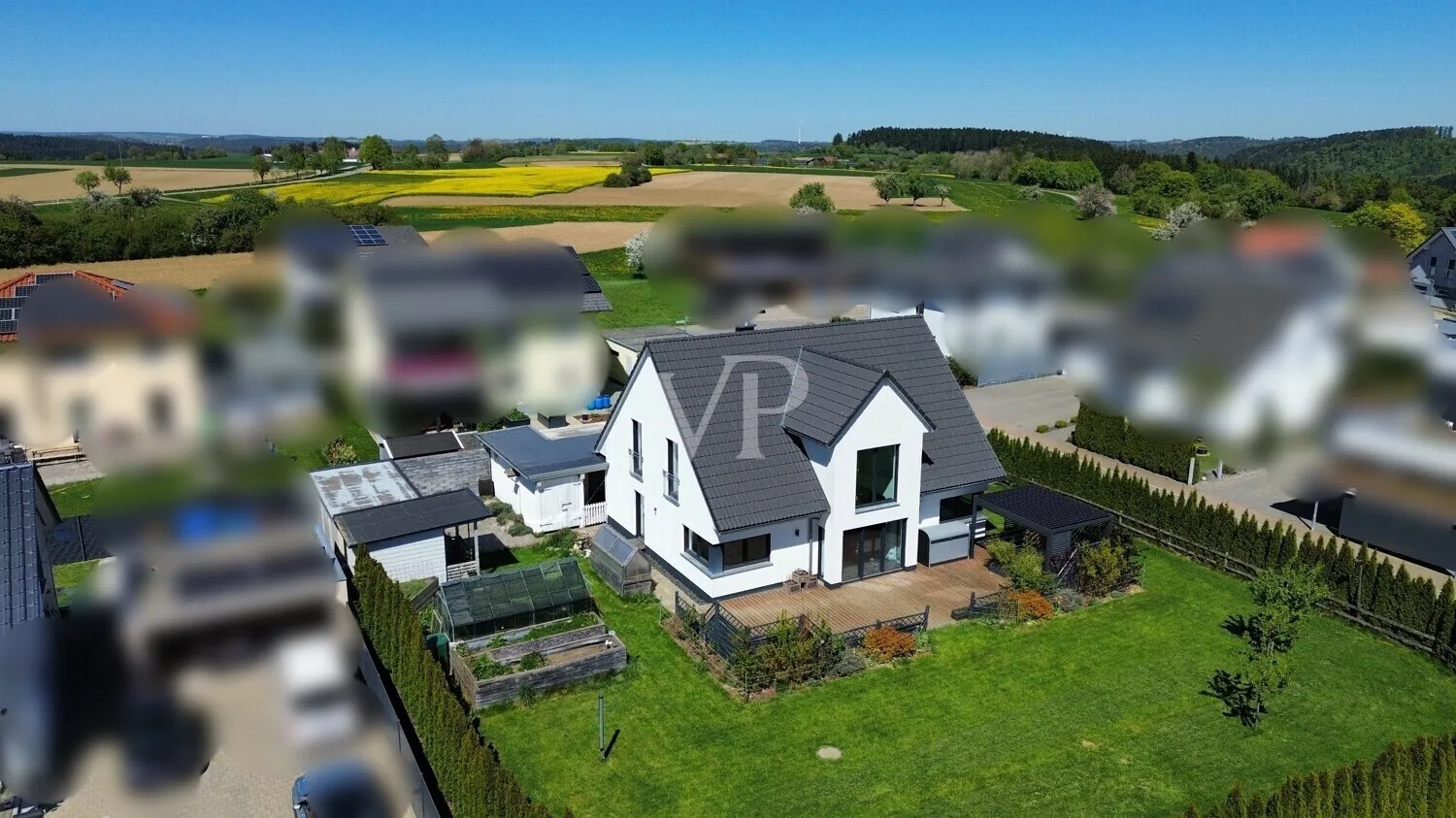 Freiraum genießen: Lichtdurchflutetes Einfamilienhaus mit Galerie und großem Garten