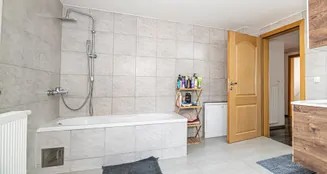 von_poll_real_estate_property_24201021_image_7