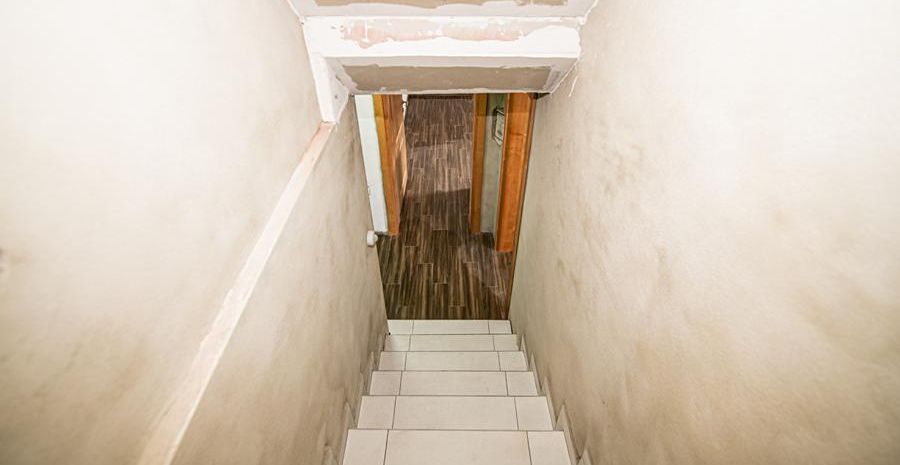 EG_Treppe_zum_Keller