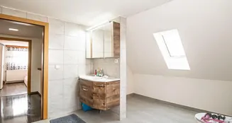 von_poll_real_estate_property_24201021_image_8