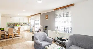 von_poll_real_estate_property_24201021_image_23