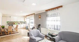 von_poll_real_estate_property_24201021_image_23