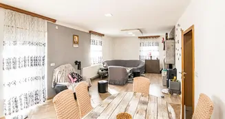 von_poll_real_estate_property_24201021_image_22