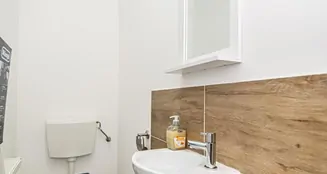 von_poll_real_estate_property_24201021_image_16