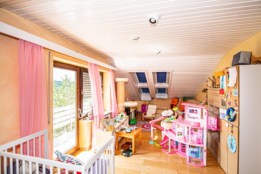 DG_Kinderzimmer_mit_Balkon (4)