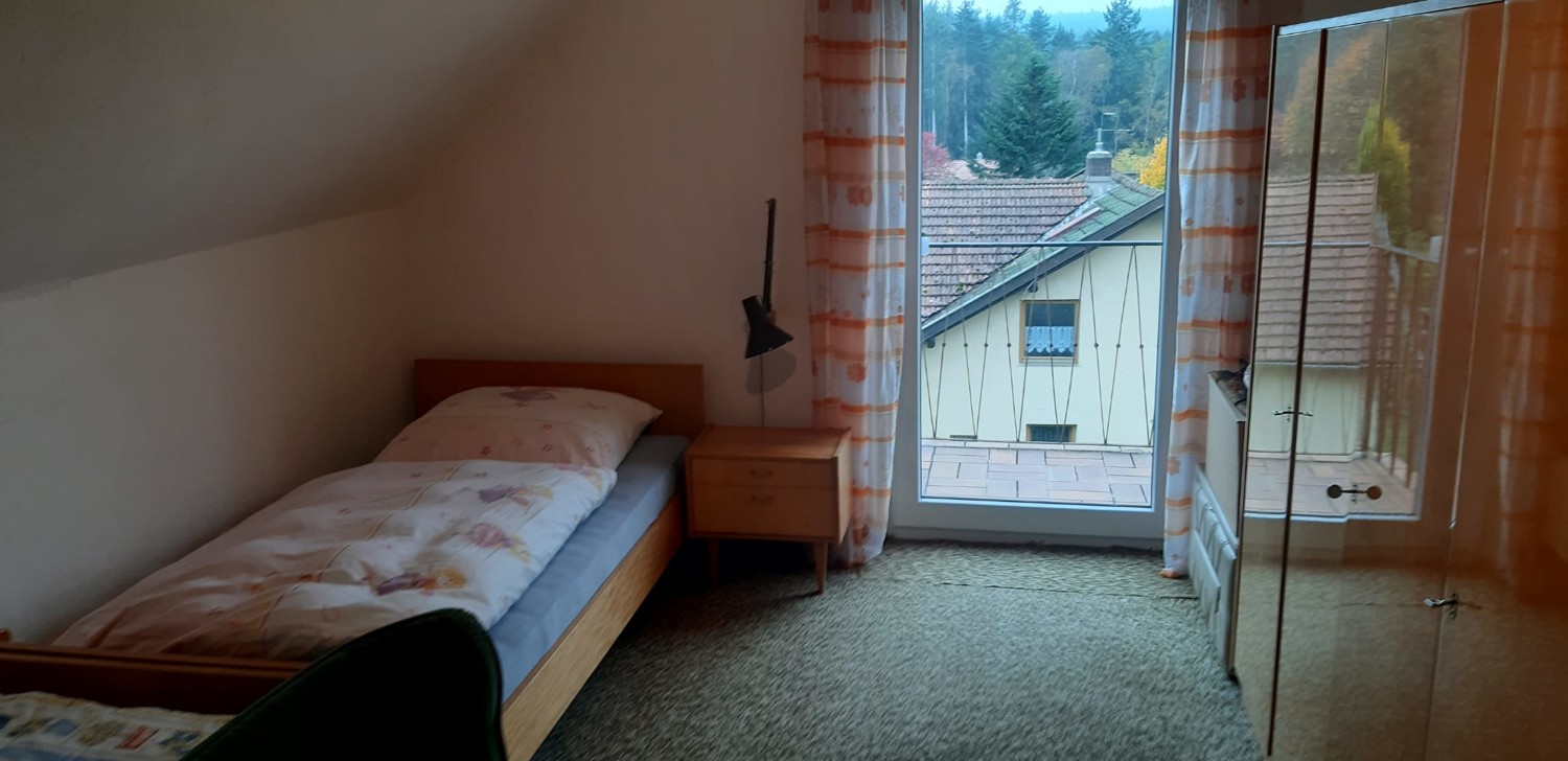 DG Zimmer1 mit Zugang Balkon