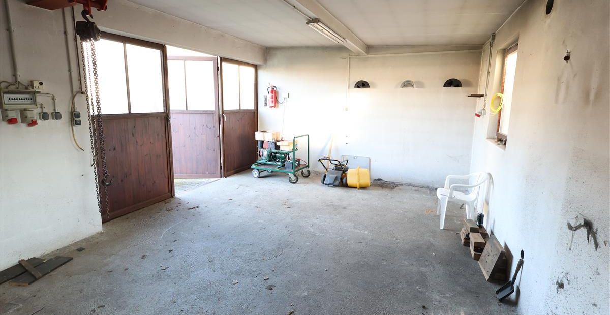 Werkstatt Garage