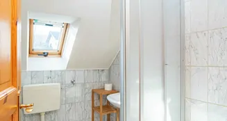 von_poll_real_estate_property_25201013_image_25