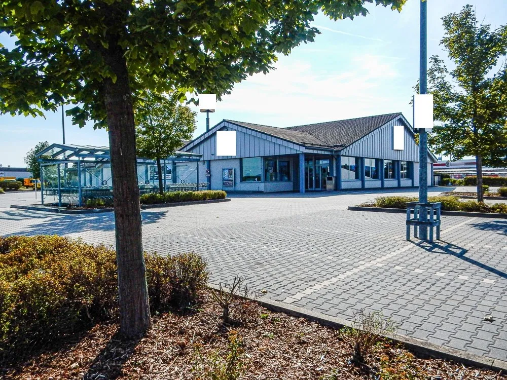 Spazio commerciale con buona accessibilità a Mitterteich