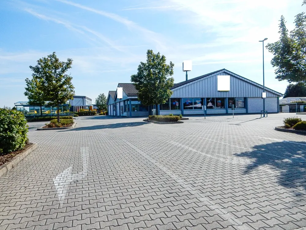 Spazio commerciale con buona accessibilità a Mitterteich