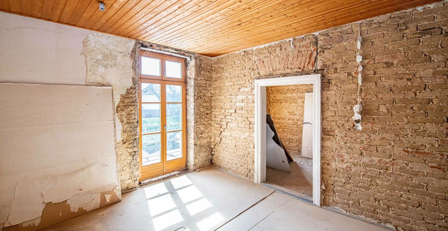 OG_Wohnung_links_Zimmer_1_mit_Zugang_Balkon