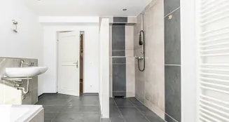 von_poll_real_estate_property_25201029_image_34