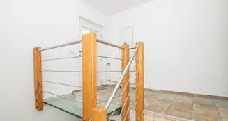 von_poll_real_estate_property_25201029_image_26