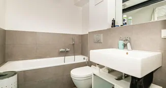 von_poll_real_estate_property_25201068_image_13