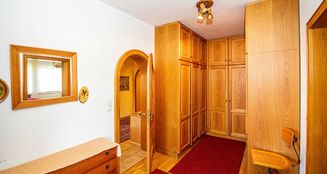 von_poll_real_estate_property_25201052_image_20