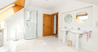 von_poll_real_estate_property_25201052_image_10