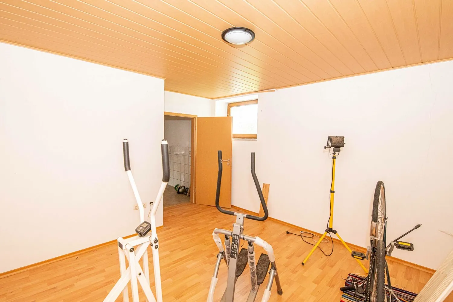 Einliegerwohnung_EG_Schlafzimmer(2)