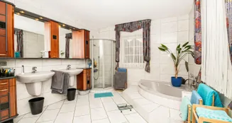 von_poll_real_estate_property_25201118_image_25