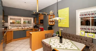 von_poll_real_estate_property_25201118_image_13