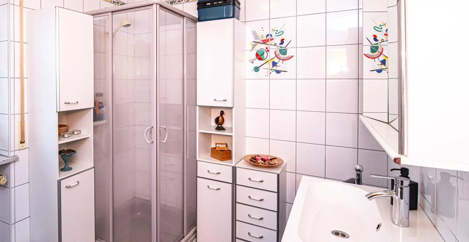 OG_Kinder Bad_mit_Dusche