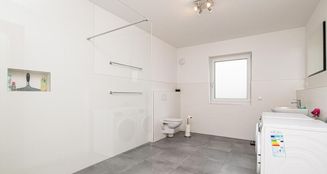 von_poll_real_estate_property_25201056_image_22