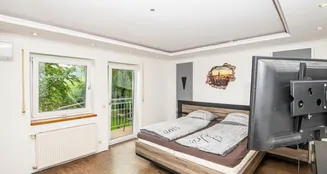 von_poll_real_estate_property_25201070_image_33