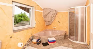 von_poll_real_estate_property_25201070_image_24