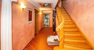 von_poll_real_estate_property_25201070_image_11