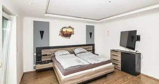 von_poll_real_estate_property_25201070_image_34