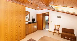 von_poll_real_estate_property_25201105_image_16