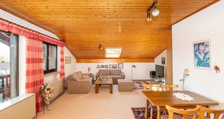 von_poll_real_estate_property_25201105_image_18