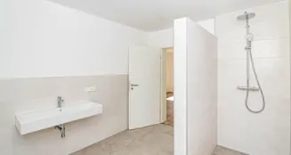 von_poll_real_estate_property_25201112_image_9