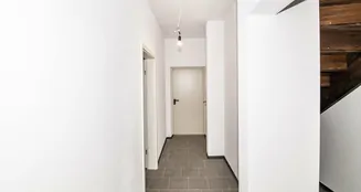 von_poll_real_estate_property_25201112_image_32