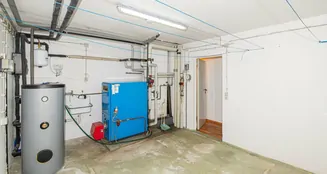 von_poll_real_estate_property_25201110_image_38