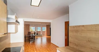 von_poll_real_estate_property_25201110_image_17