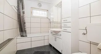 von_poll_real_estate_property_25201110_image_22