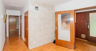 von_poll_real_estate_property_25201110_image_13